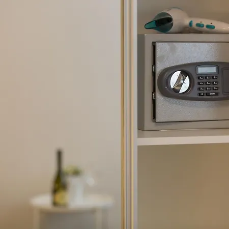 Hall Apart&rooms בית הארחה