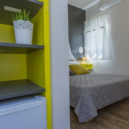 בית הארחה Hall Apart&rooms