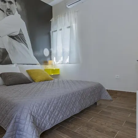 Hall Apart&rooms 3*